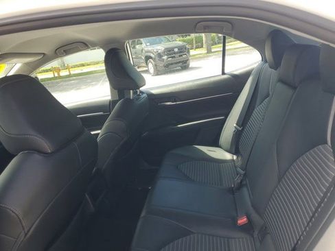 Used 2023 Toyota Camry SE image 11