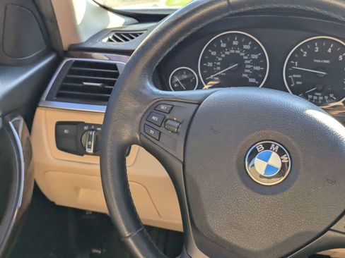 Used 2018 BMW 320i Sedan w/ Convenience Package image 21