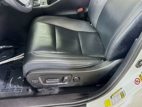 Certified 2019 Toyota Highlander XLE image 24