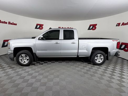 Used 2018 Chevrolet Silverado 1500 LT AWD/4WD image 3