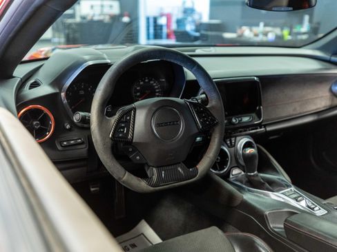 Used 2017 Chevrolet Camaro ZL1 RWD image 9