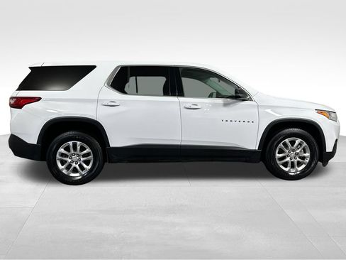Used 2021 Chevrolet Traverse LS AWD/4WD image 13