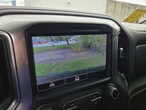 Used 2021 Chevrolet Silverado 1500 LT Trail Boss w/ Convenience Package II image 11