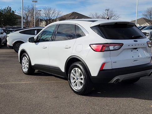 Used 2020 Ford Escape SE image 10