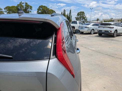 Certified 2024 Kia Niro FWD image 11