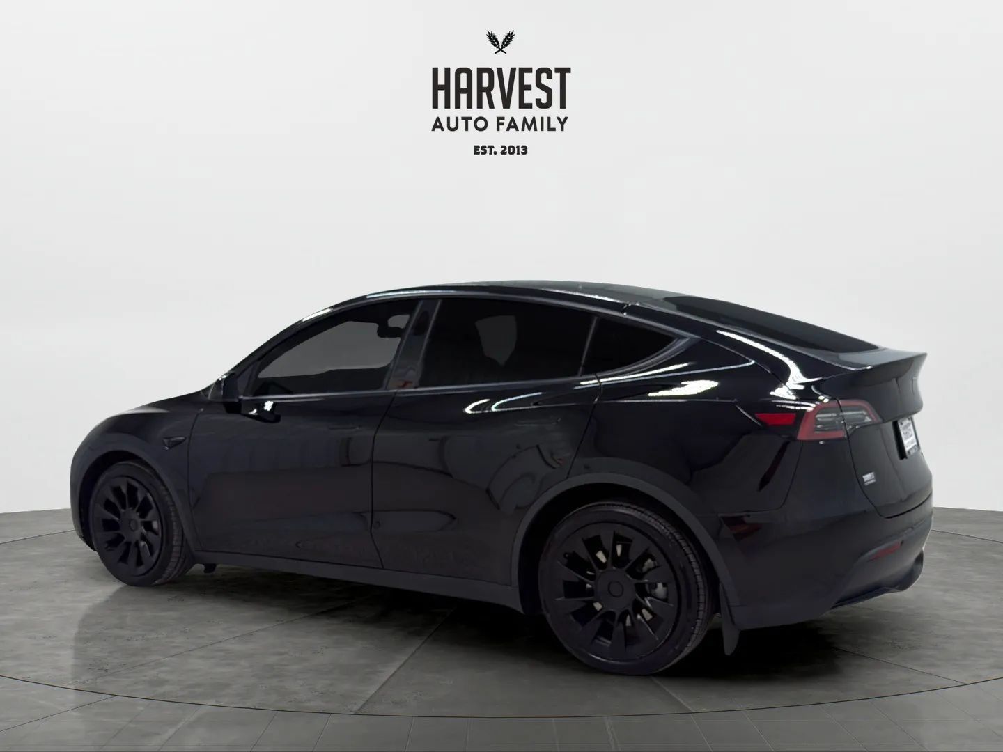 Used 2022 Tesla Model Y Long Range AWD/4WD image 3