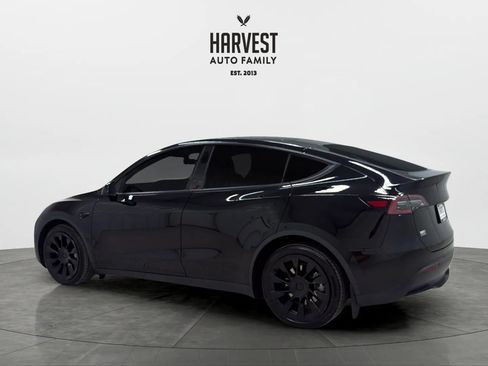 Used 2022 Tesla Model Y Long Range AWD/4WD image 3