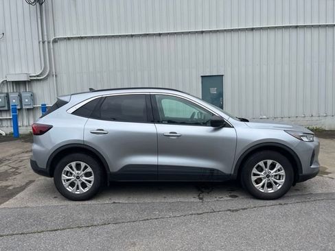 Used 2024 Ford Escape Active w/ Tech Pack #1 AWD/4WD image 4