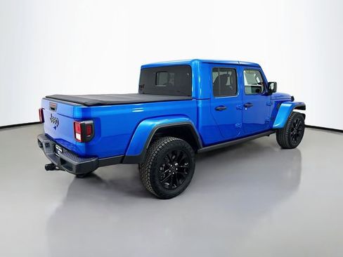 Used 2025 Jeep Gladiator Sport image 7