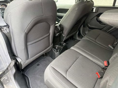 Used 2020 Jeep Wrangler Unlimited Sport S image 16