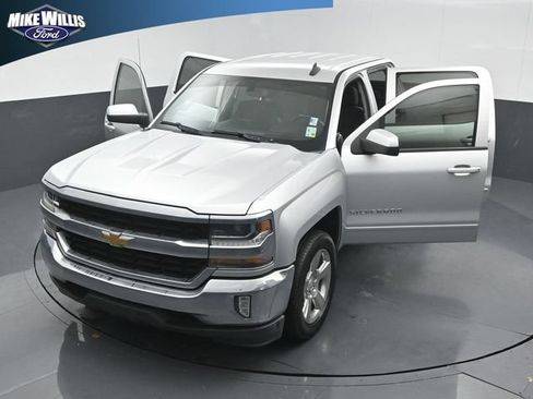 Used 2018 Chevrolet Silverado 1500 LT w/ All Star Edition RWD image 26