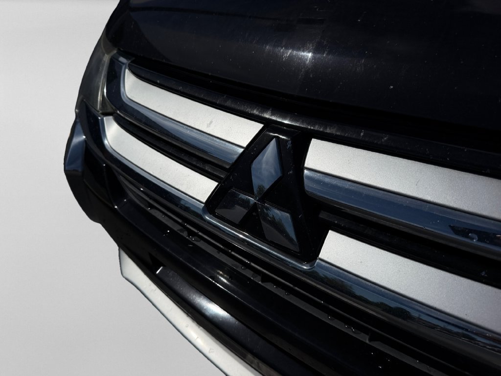 Used 2016 Mitsubishi Outlander SEL FWD image 32