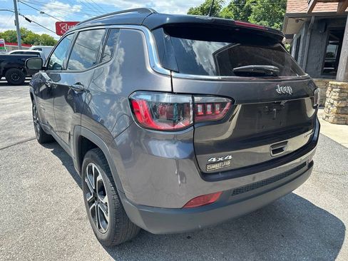 Used 2022 Jeep Compass Limited AWD/4WD image 2