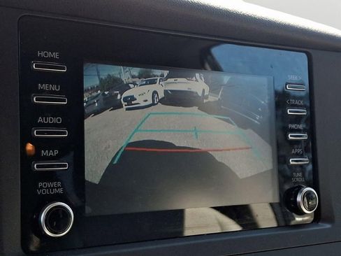 Used 2020 Toyota Sienna L image 17