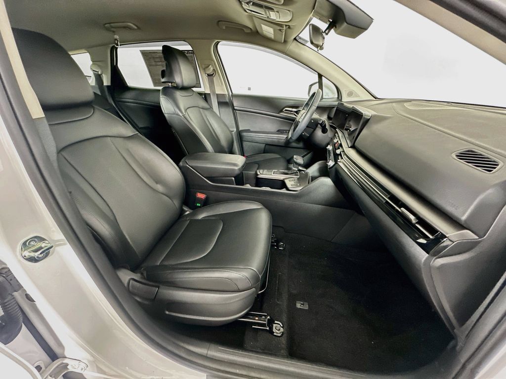Certified 2026 Kia Sportage EX AWD/4WD image 6