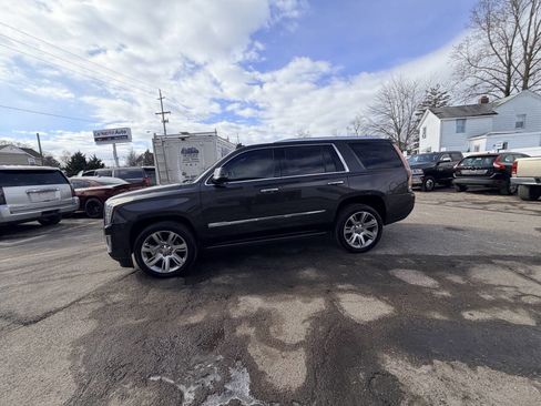 Used 2015 Cadillac Escalade Premium image 37