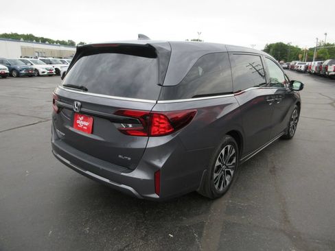 Used 2025 Honda Odyssey Elite image 6
