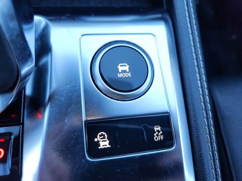 Used 2024 Jaguar F-PACE R-Dynamic S image 30