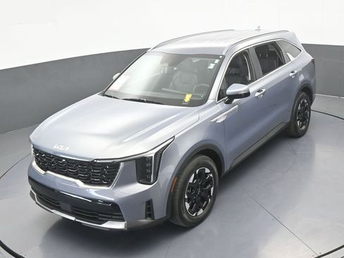 Used 2025 Kia Sorento S FWD image 47