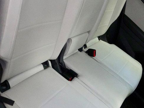 Used 2018 Volkswagen Tiguan SEL image 8