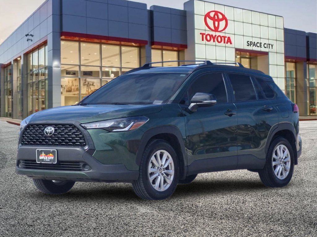 Certified 2025 Toyota Corolla Cross LE FWD image 2