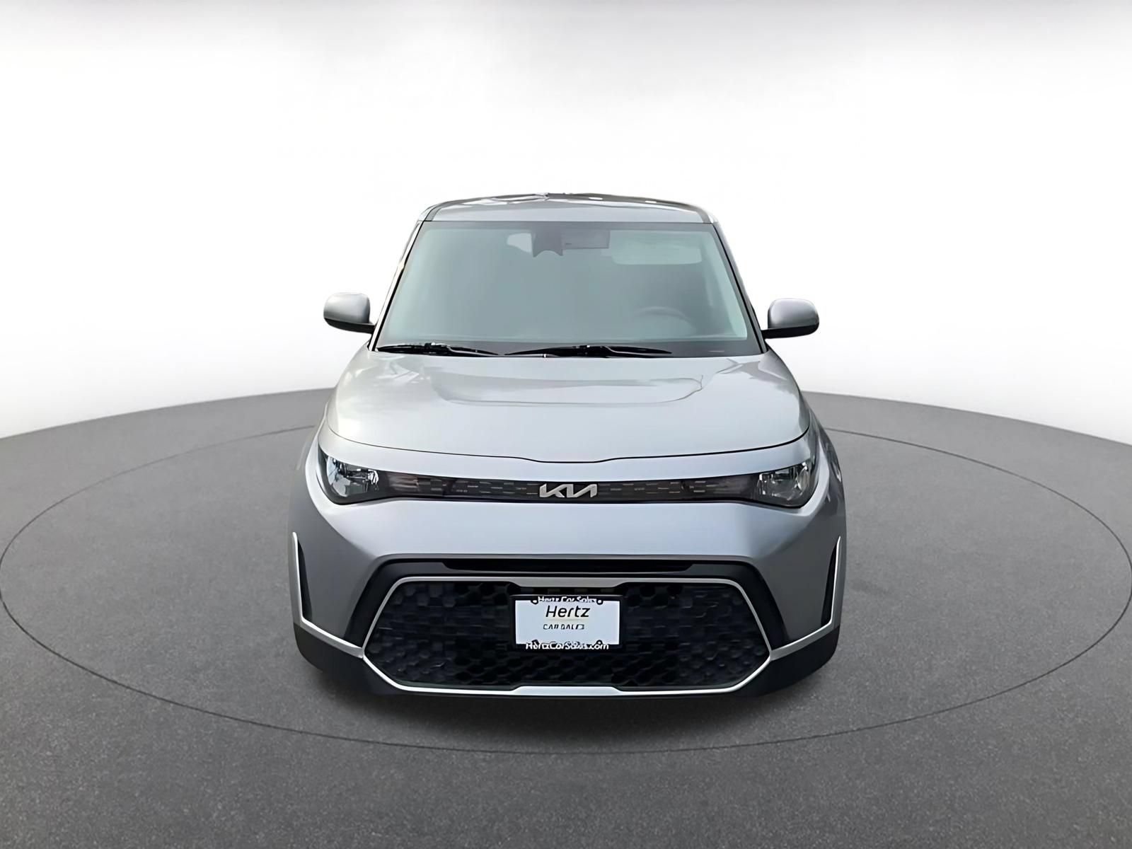 Used 2025 Kia Soul LX w/ LX Technology Package FWD image 4