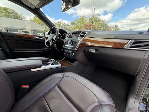 Used 2014 Mercedes-Benz GL 450 4MATIC image 17