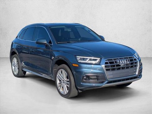 Used 2018 Audi Q5 Prestige w/ Prestige Package image 3