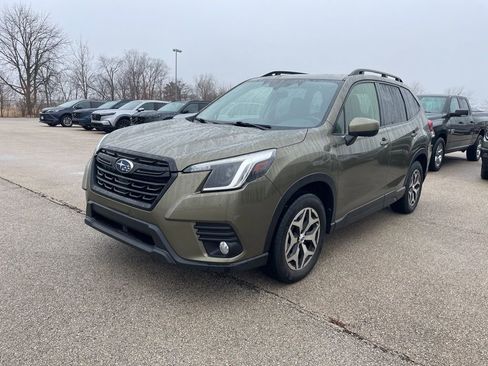 Used 2022 Subaru Forester Premium image 2