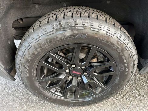 Used 2021 GMC Sierra 1500 Elevation RWD image 17