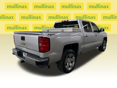 Used 2017 Chevrolet Silverado 1500 LT w/ LT Eassist Package AWD/4WD image 3