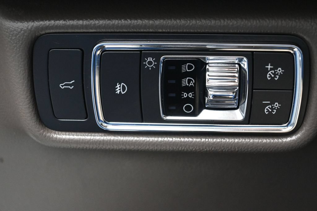Used 2021 Lincoln Aviator Reserve w/ Equipment Group 201A AWD/4WD image 16
