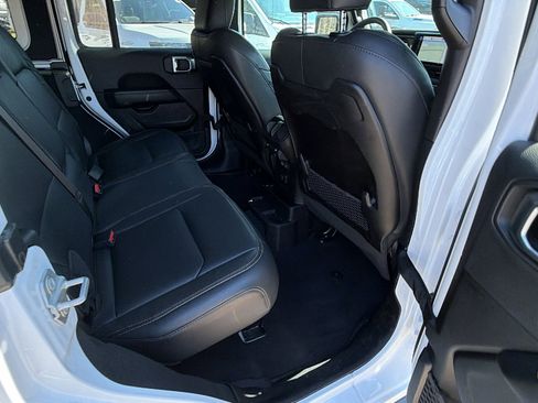 Used 2025 Jeep Wrangler Sahara w/ Safety Group image 20