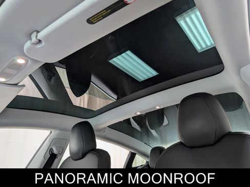 Used 2020 Tesla Model 3 Performance image 16