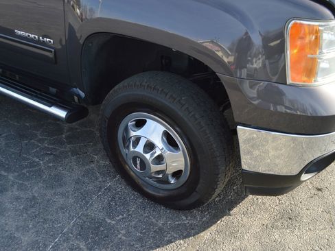 Used 2011 GMC Sierra 3500 SLT w/ SLT Convenience Package AWD/4WD image 12