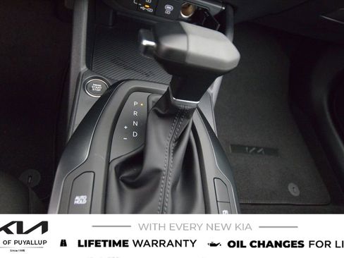New 2025 Kia K4 LXS image 24