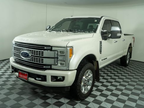 Used 2018 Ford F350 Platinum w/ Platinum Ultimate Package image 3
