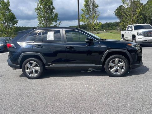 Used 2021 Toyota RAV4 XLE Premium AWD/4WD image 8