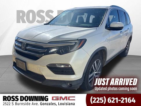 Used 2016 Honda Pilot Touring image 1