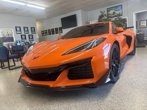 Used 2023 Chevrolet Corvette Z06 w/ Stealth Interior Trim Package RWD image 1