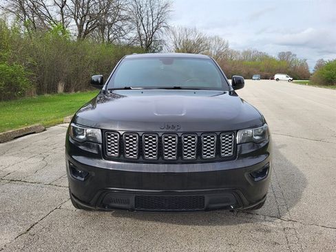 Used 2019 Jeep Grand Cherokee Altitude image 9