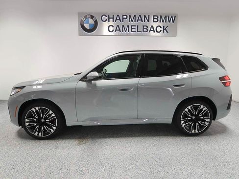 Used 2025 BMW X3 xDrive30i AWD/4WD image 3