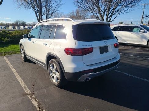 Used 2022 Mercedes-Benz GLB 250 4MATIC image 4