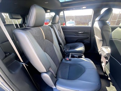 Used 2026 Toyota Grand Highlander Hybrid MAX Platinum image 32