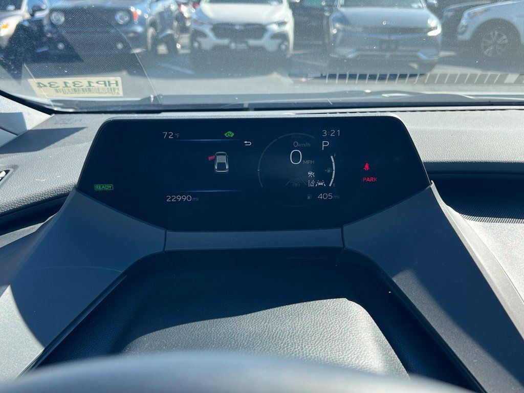 Used 2025 Toyota Prius LE FWD image 18