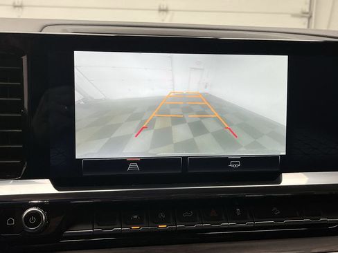 Certified 2022 GMC Sierra 1500 SLT image 6