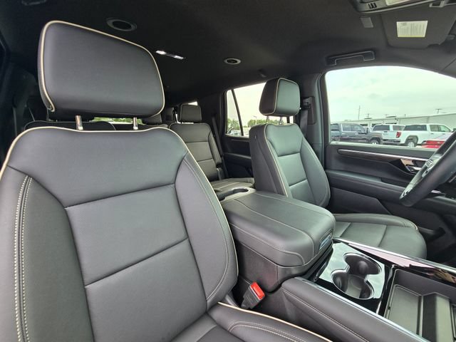 Used 2025 Chevrolet Tahoe Premier AWD/4WD image 22