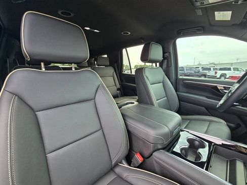 Used 2025 Chevrolet Tahoe Premier AWD/4WD image 22