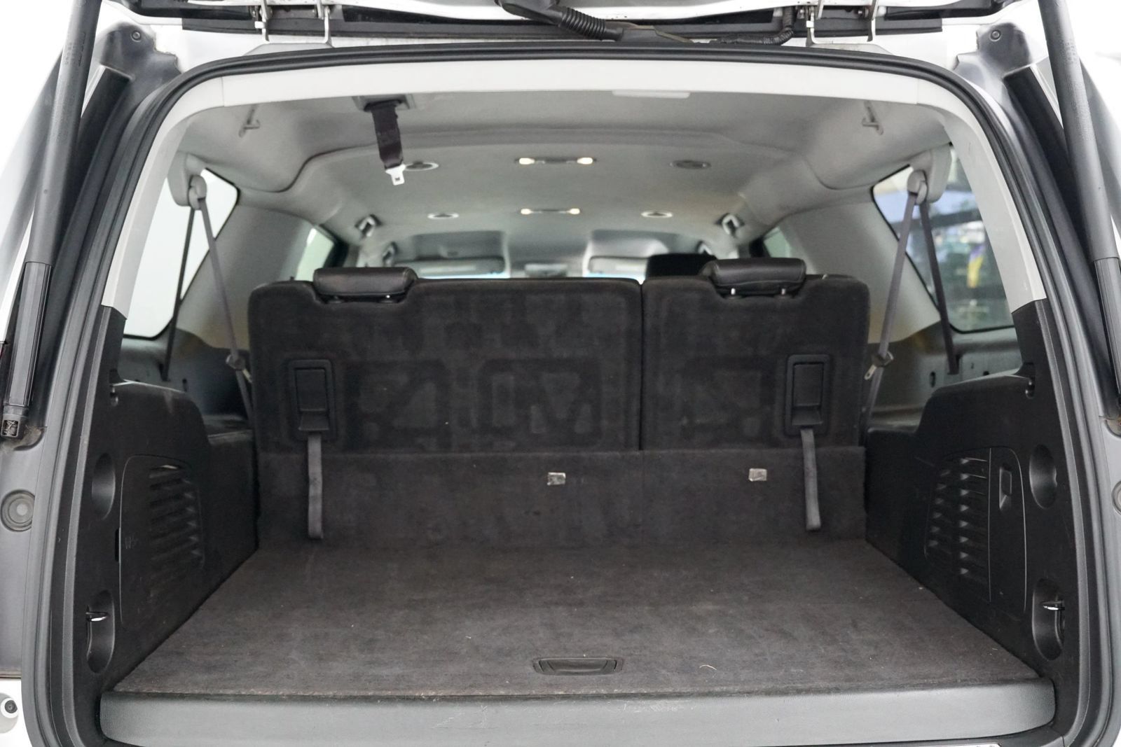 Used 2017 Chevrolet Suburban LT RWD image 33