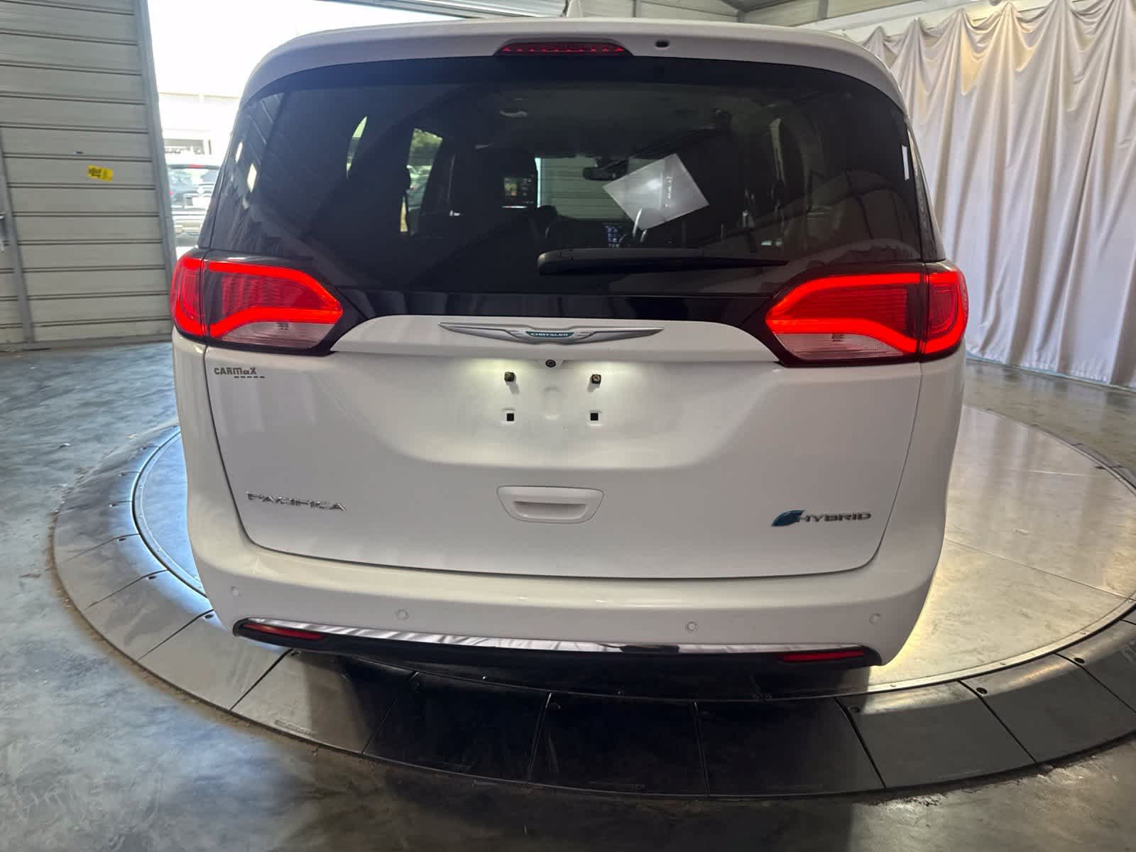 Used 2018 Chrysler Pacifica Limited w/ Advanced Safetytec Group FWD image 5
